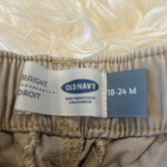 Joe Fresh Long-Sleeve T-Shirt and Old Navy Khakhi Pants in size 18-24M - Picture 9 of 10